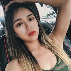 Meet your Posher, Ivyq